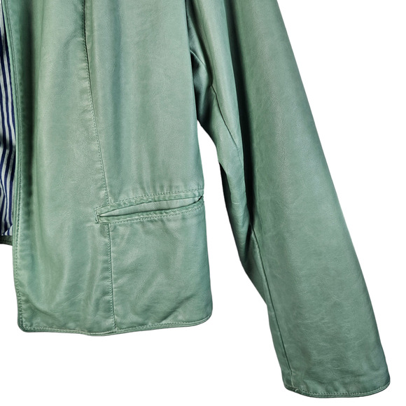 Chicos mint green pleather vegan open front jacket shoulder details size 1 - Picture 5 of 12